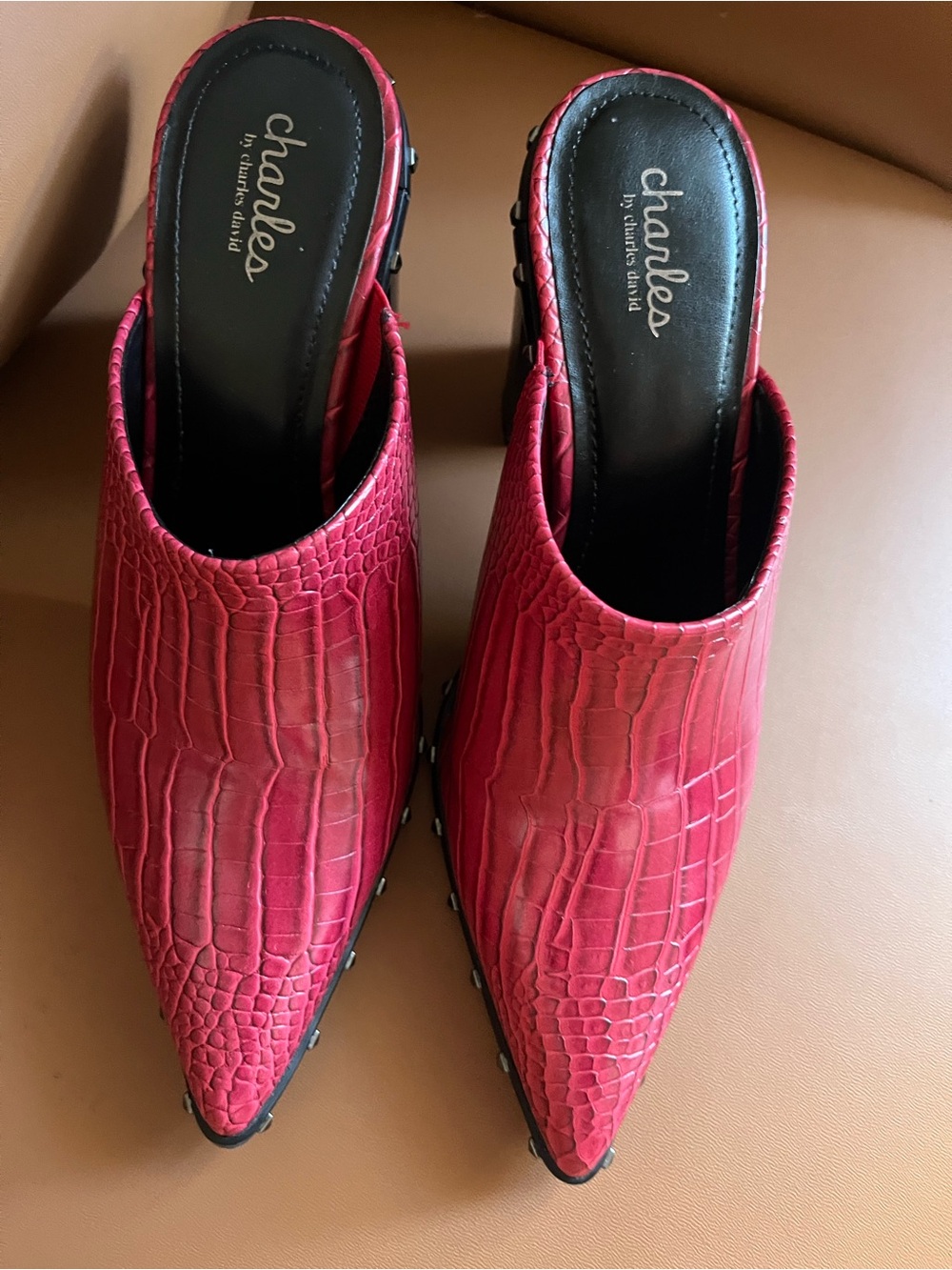 Charles by Charles David Shoes Mules Red Textured Croc Platform Studded size 9 - Picture 2 of 12